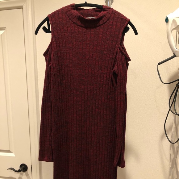 Burgundy sweaterdress - Picture 1 of 2